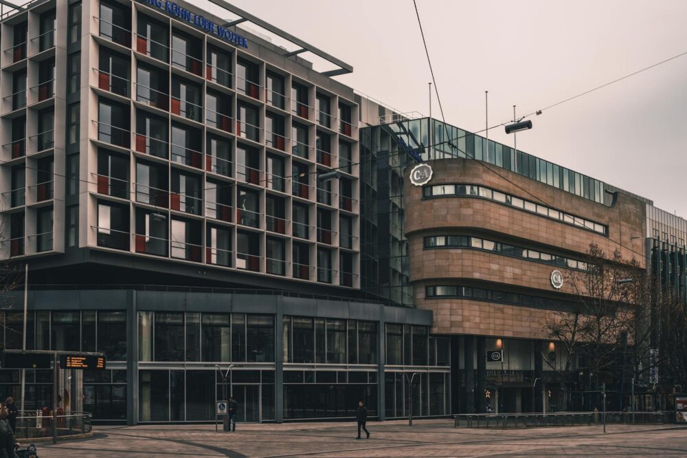 How to find a cheap hotel in Toulouse with a good view?