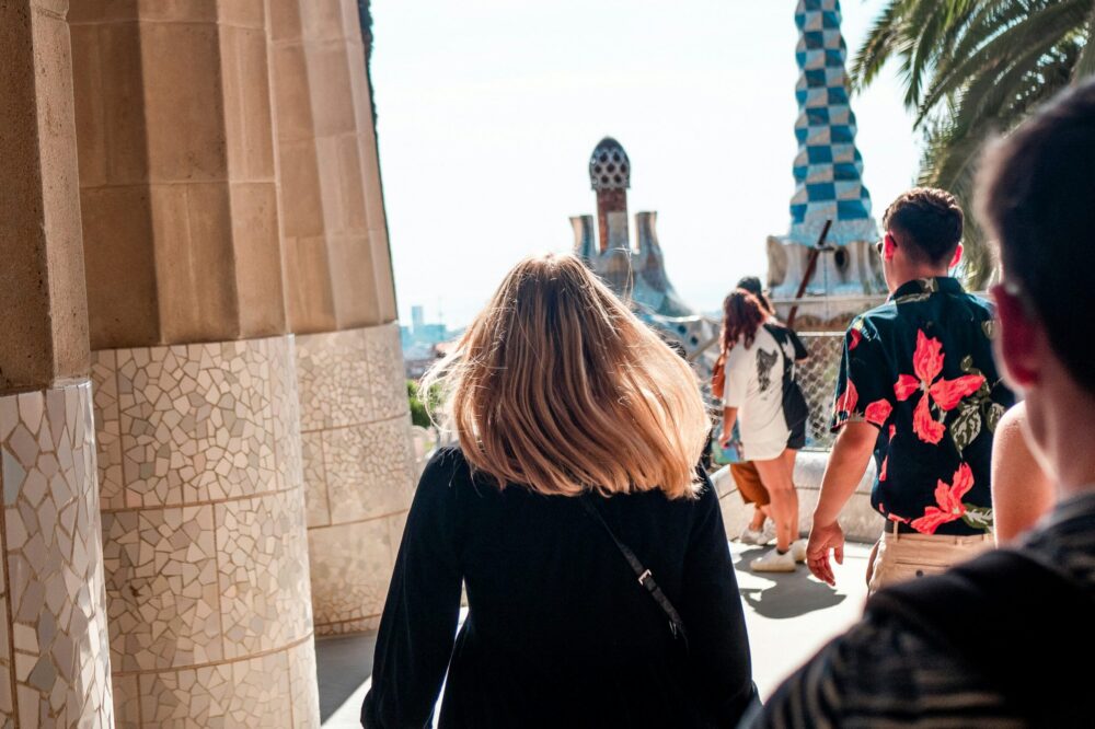 How to find budget hotels in Barcelona with a business center?