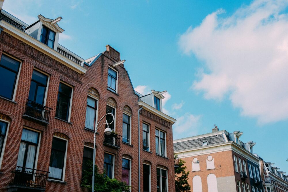 How to find cheap hotels in Amsterdam near the Rembrandt House Museum?
