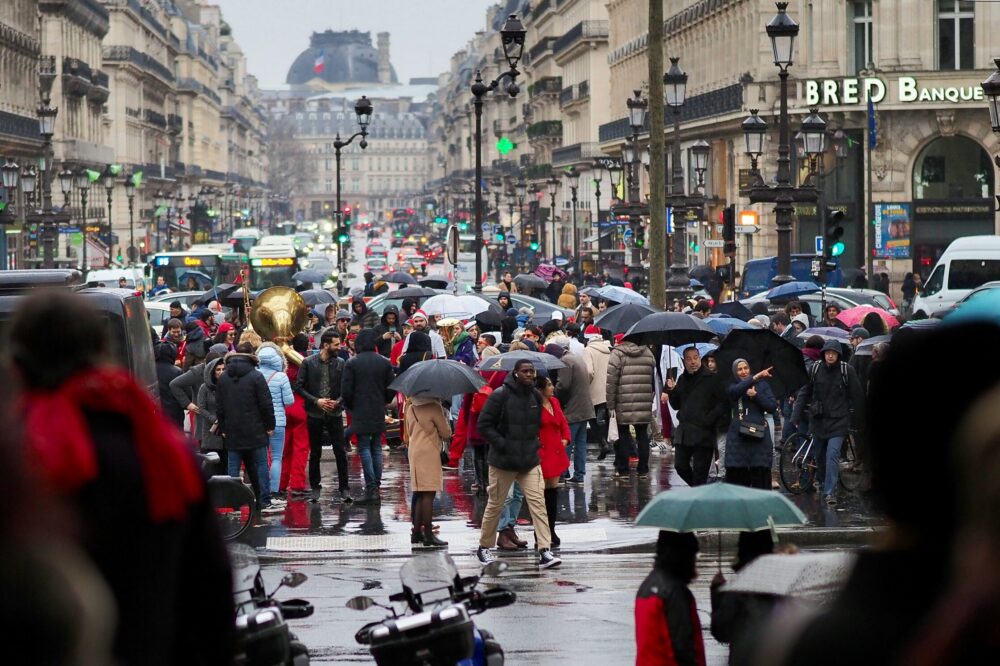 How to find free catwalk shows in Paris during Fashion Week