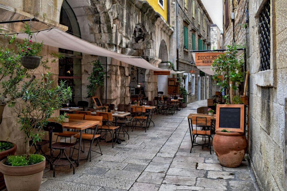 How to find hotels in Florence with solo traveler events?