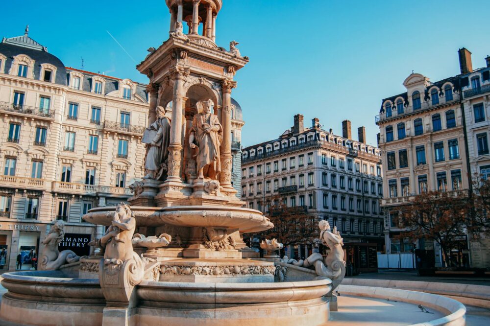 How to get a student discount card in Lyon?