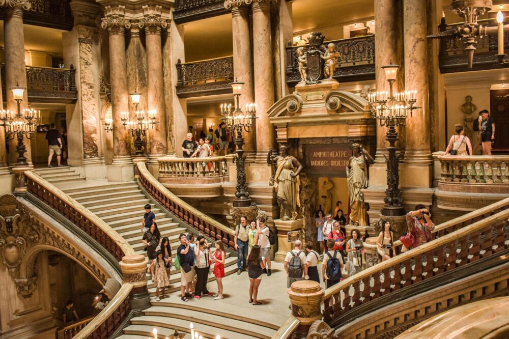 How to get a student job in Paris?