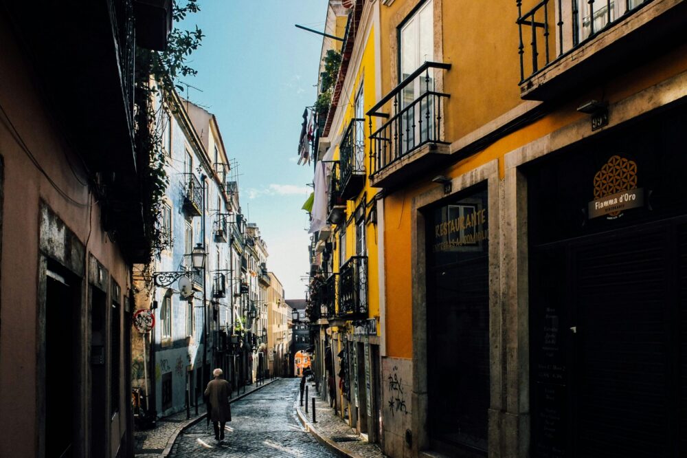 How to get a student residence permit for family members in Barcelona?
