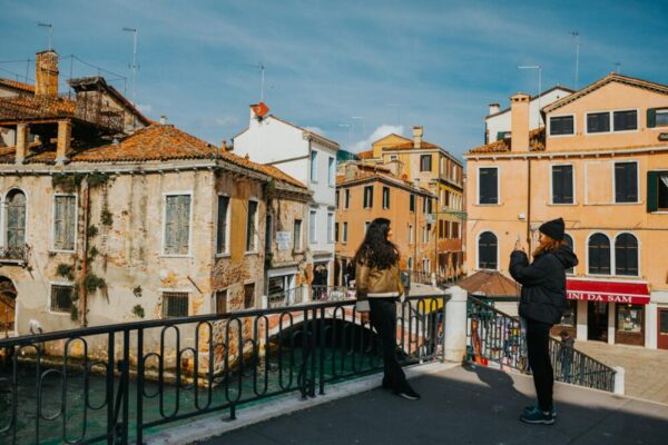 How to get a student visa for Italy from China?