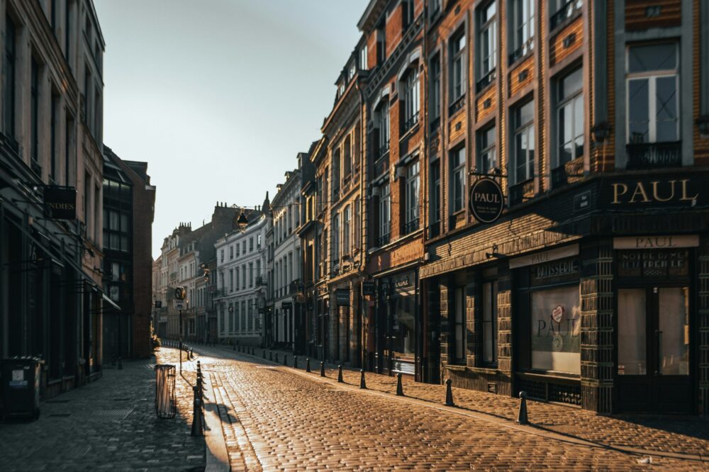 How to get discounts on 5 star hotels in Lille?