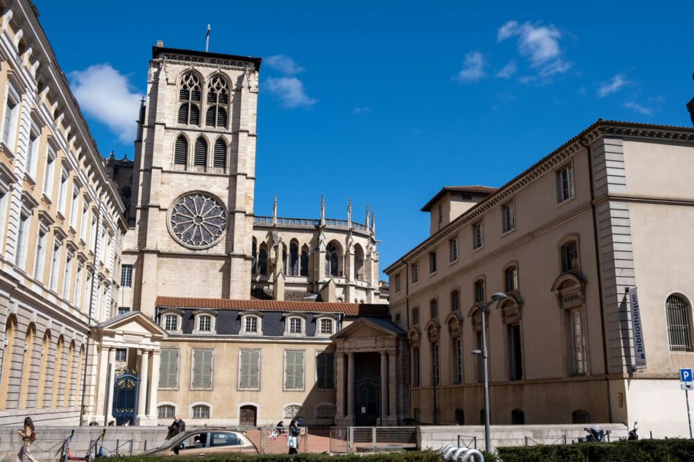 How to get from Lyon to the French Alps?