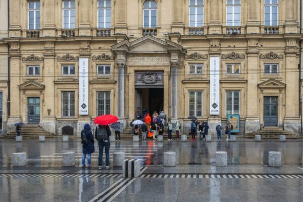 How to get from Lyon to the Italian Riviera?