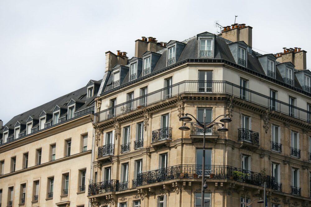 How to network with professionals in Paris?