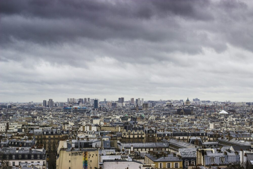 How to plan a rainy day itinerary in Paris?