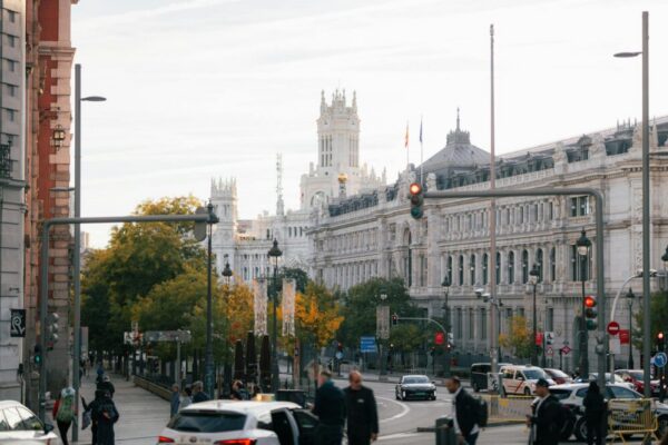 How to say common phrases in Spanish for Madrid?