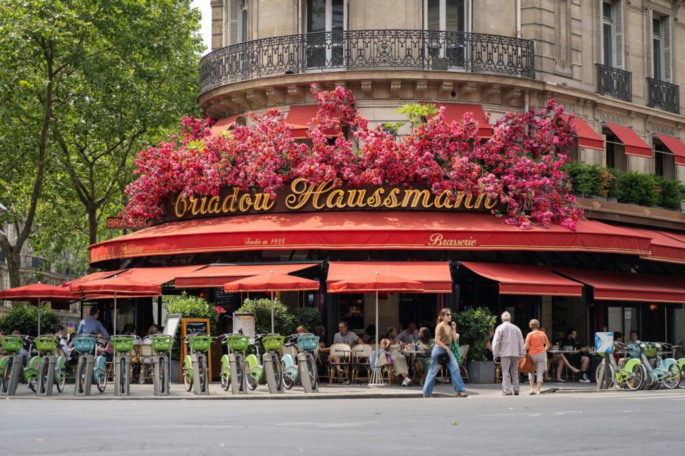 How to see free catwalk shows in Paris during fashion week