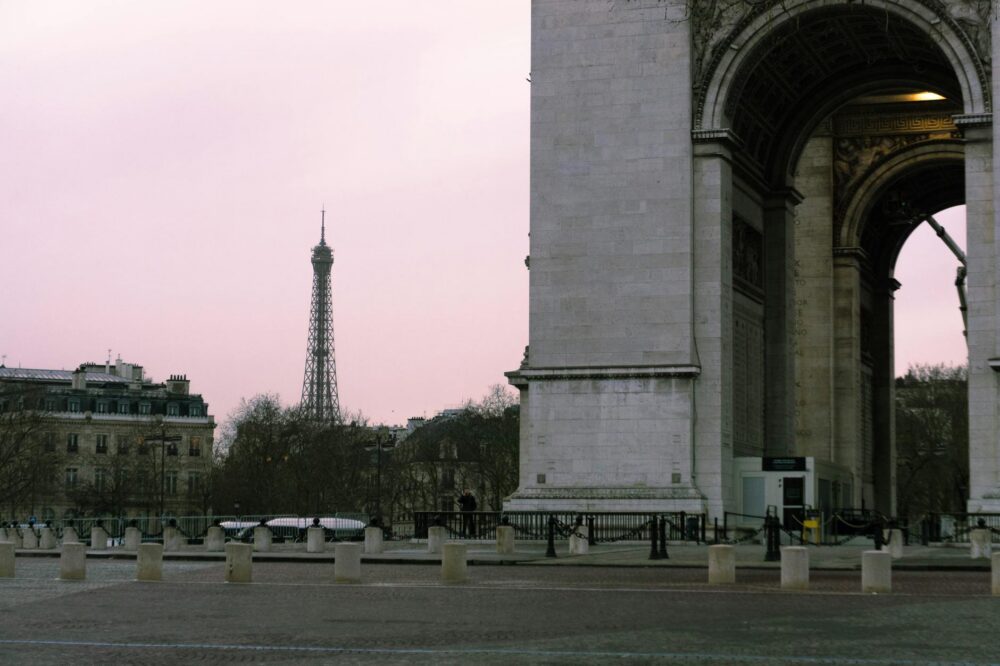 How to see free fashion shows in Paris without a ticket