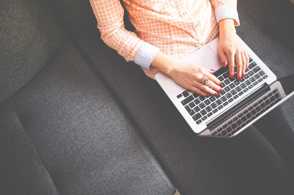 How to start a startup while studying in Rome?