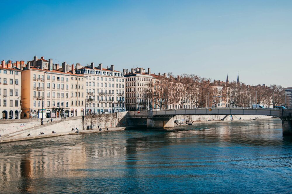 How to use public transportation in Lyon as a student?