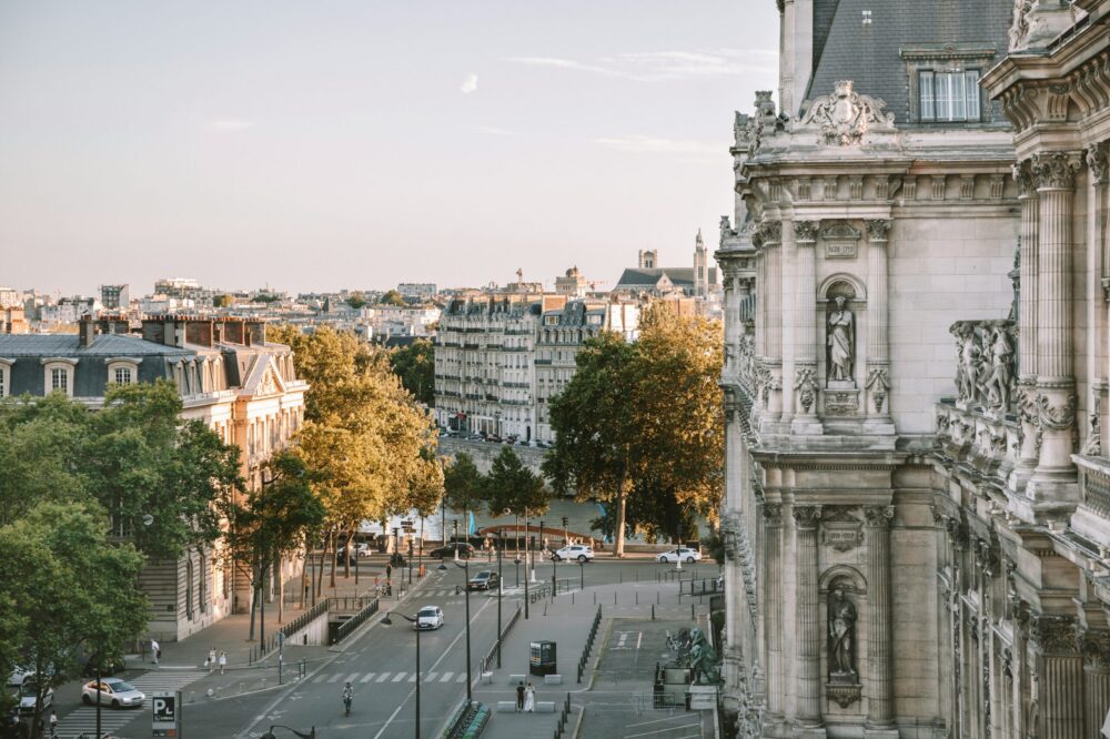 How to use the Paris public transport system?