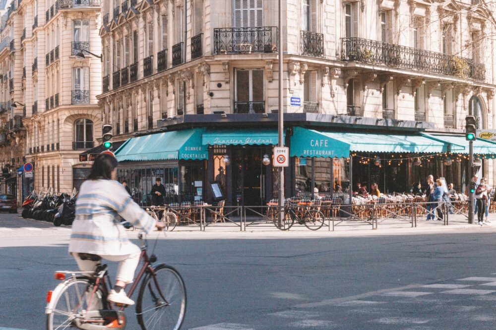 How to watch free fashion shows in Paris from the street