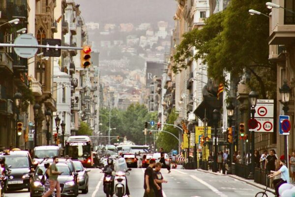 Is it necessary to rent a car in Barcelona in spring?