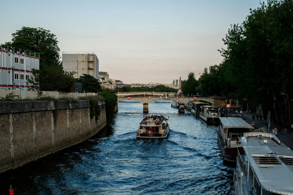 Is spring a good time for a Seine river cruise?