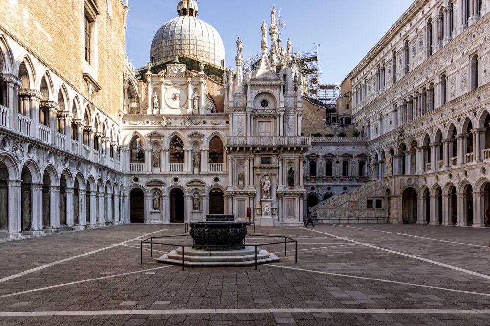 Is the Palazzo Vecchio a good rainy day activity in Florence?