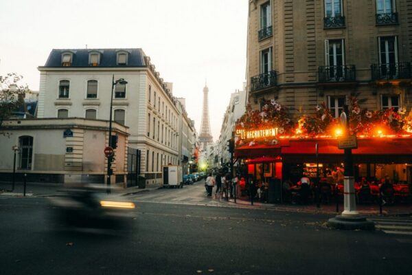 Is there a train from Nice to Paris?
