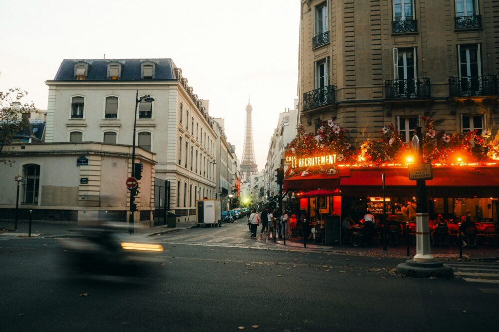 Is there a train from Nice to Paris?