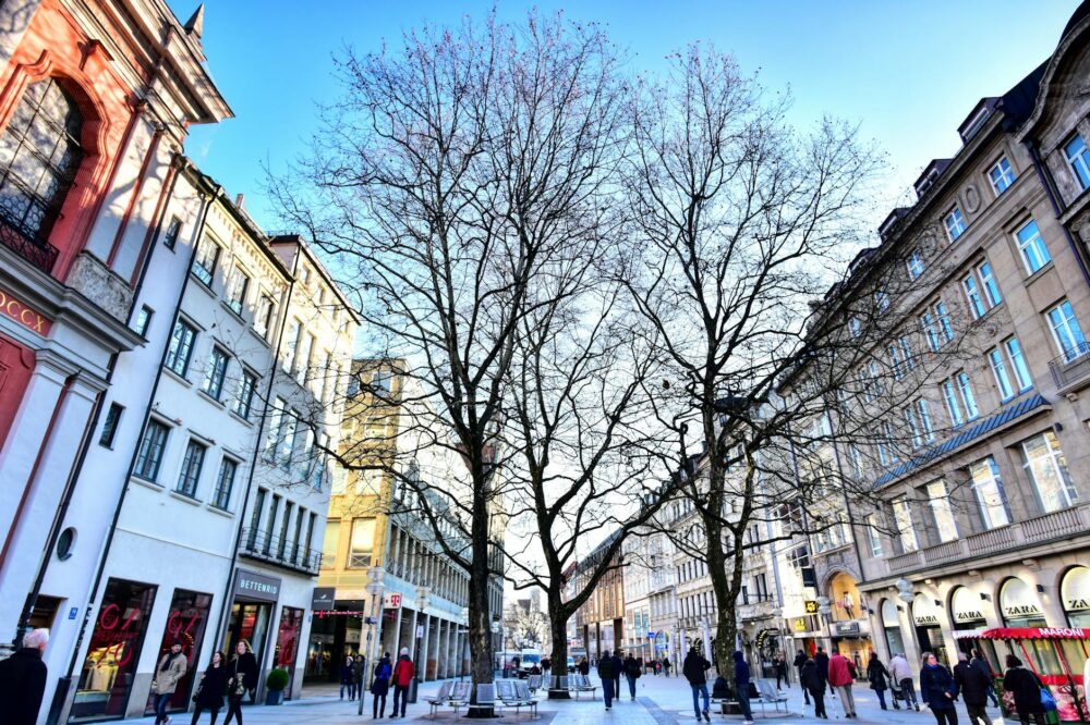 Solo travel hotels in Strasbourg with laundry service