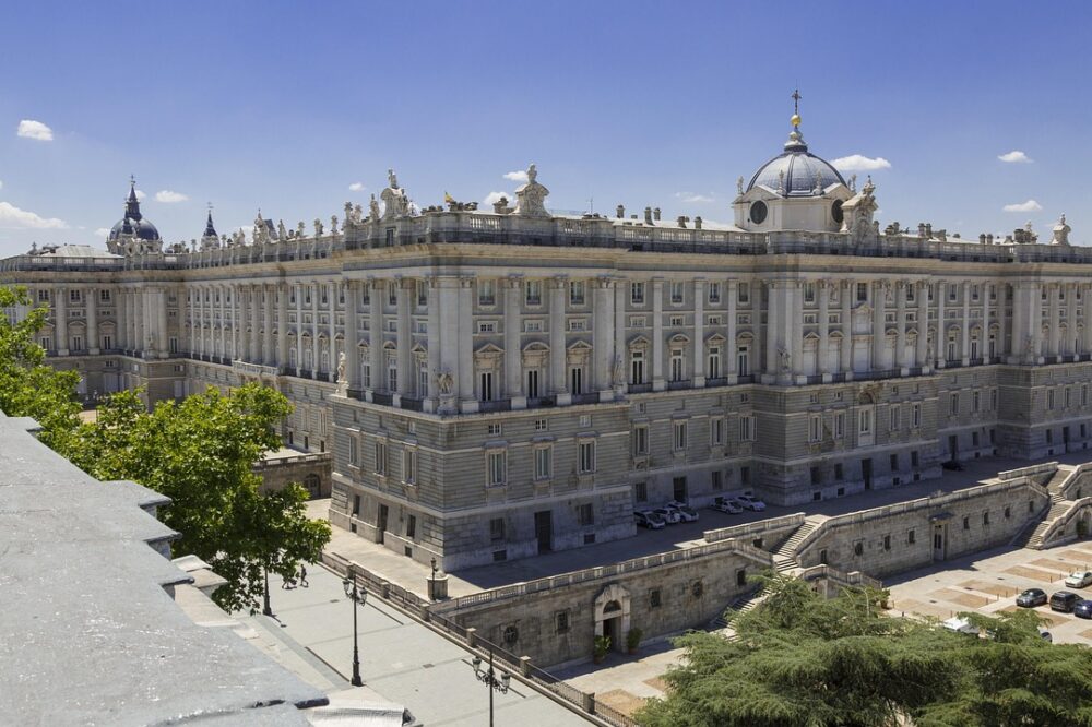 Top hotels in Madrid with a 24-hour front desk