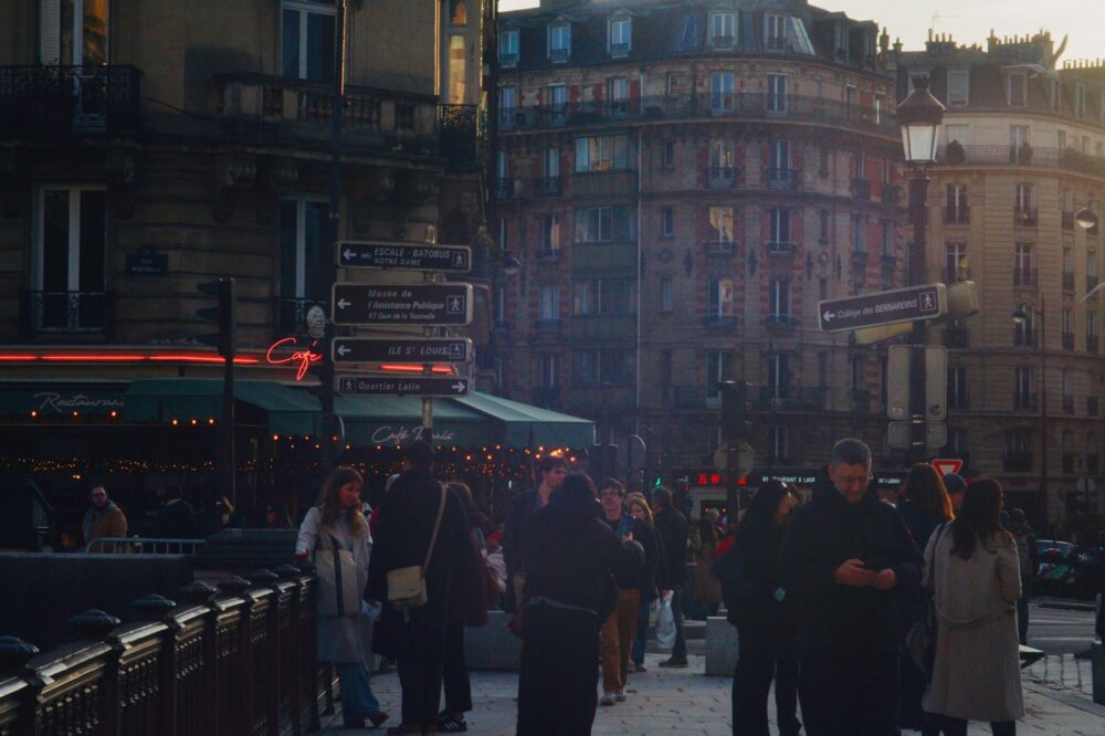 Top restaurants for a first date in Paris 2026