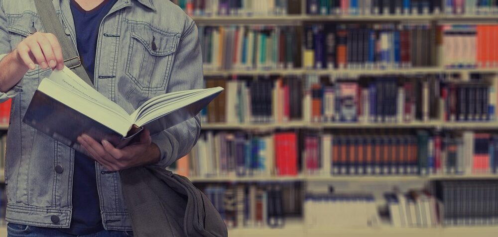 What are the academic calendars of Paris universities?