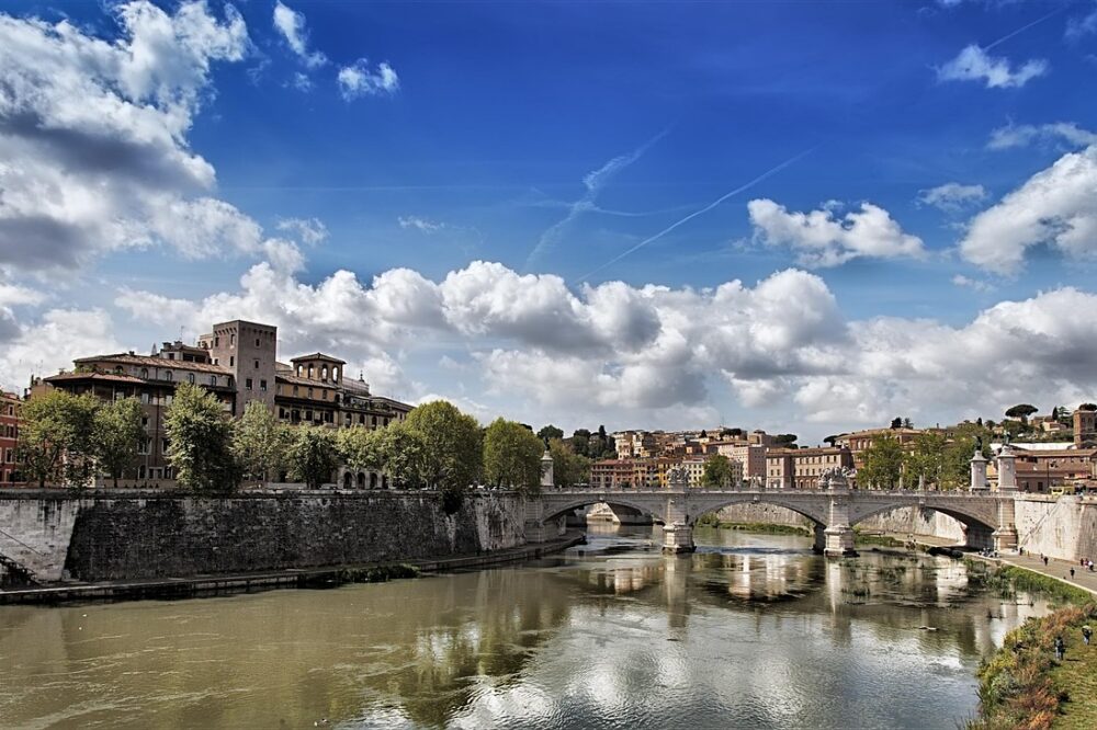 What are the alumni networks for Rome universities?