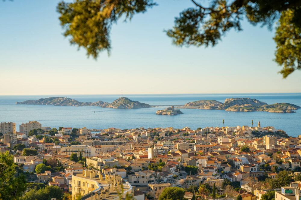 What are the architectural highlights of 5 star hotels in Marseille?