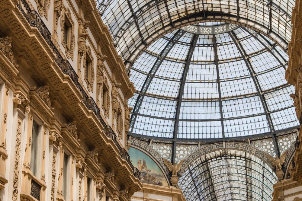 What are the best 5 star hotels in Barcelona for a luxury shopping trip?