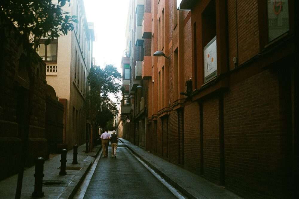 What are the best 5 star hotels in Barcelona for art lovers?