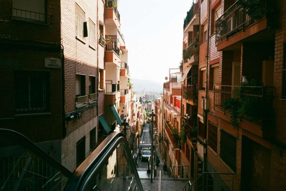 What are the best 5 star hotels in Barcelona for art lovers?