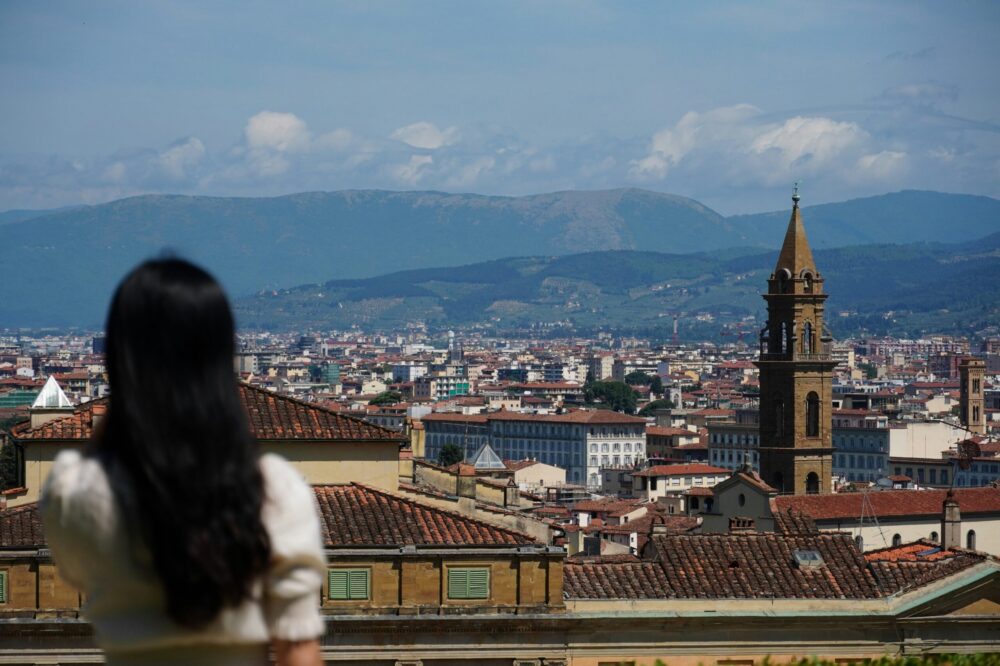 What are the best 5 star hotels in Florence for art lovers?