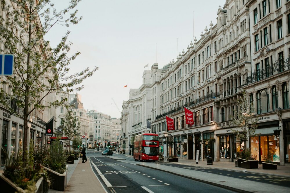 What are the best 5-star hotels in London for a history buff?