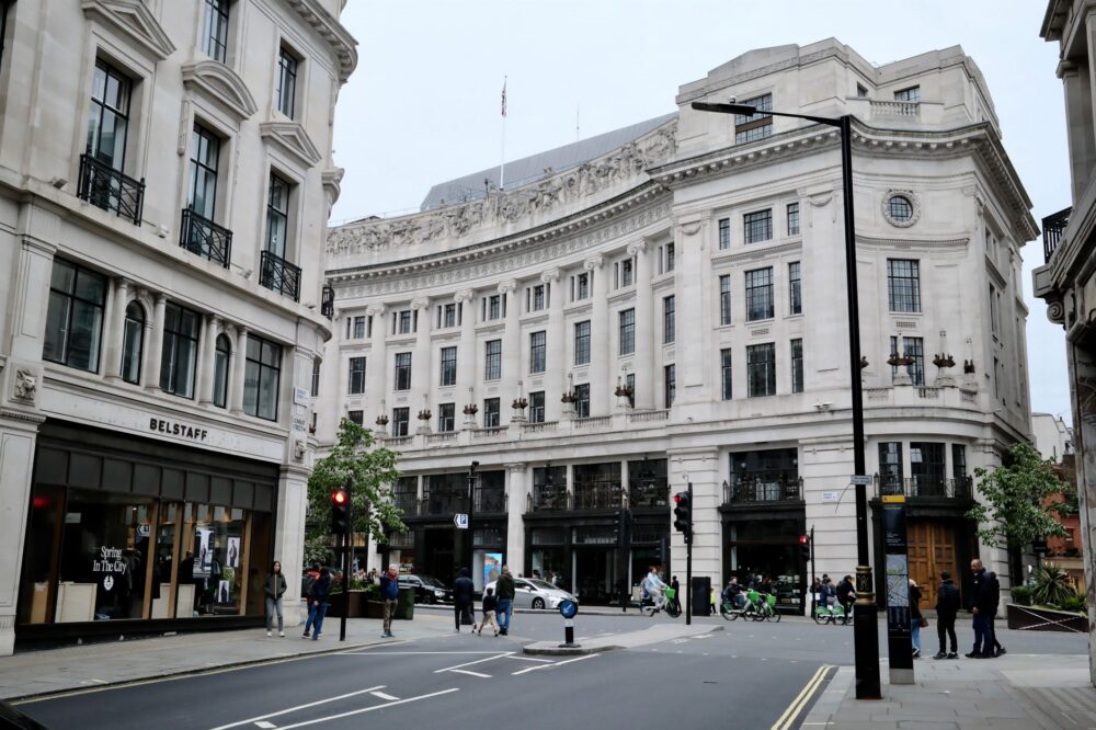 What are the best 5-star hotels in London for honeymooners?