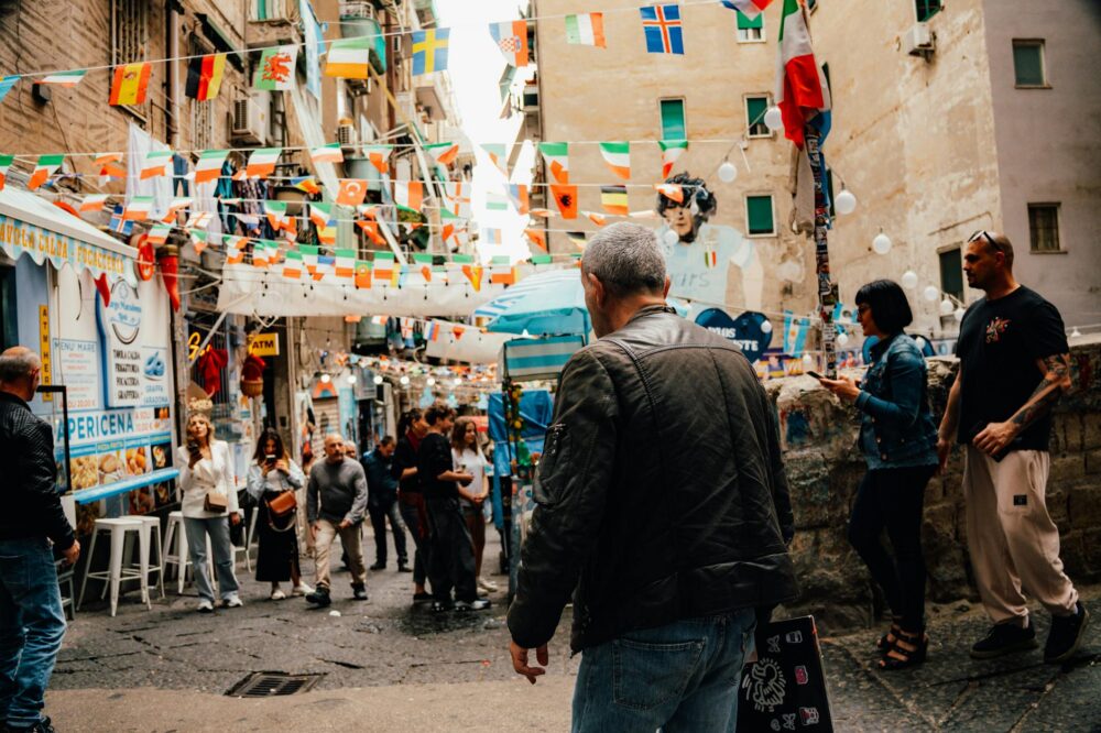 What are the best 5 star hotels in Marseille for art lovers?