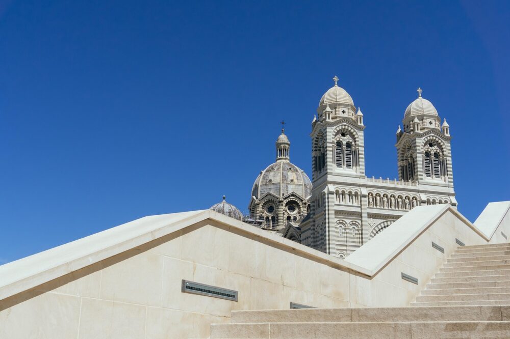 What are the best 5 star hotels in Marseille for honeymooners?