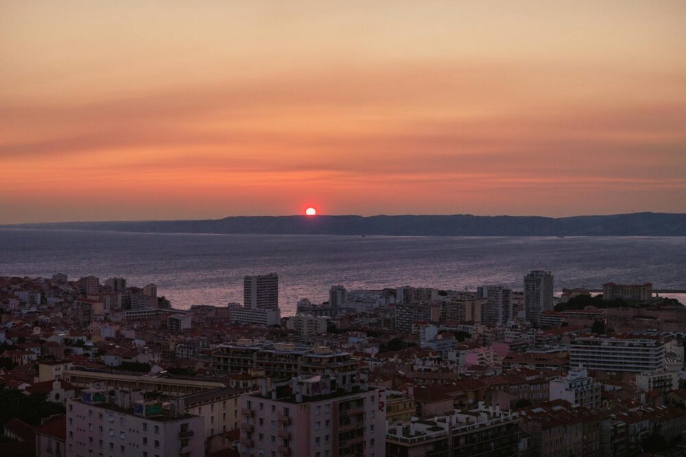 What are the best 5 star hotels in Marseille near the beach?