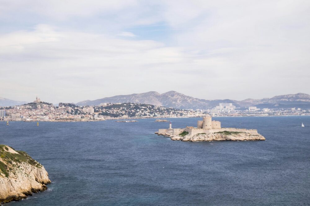 What are the best 5 star hotels in Marseille with a casino?