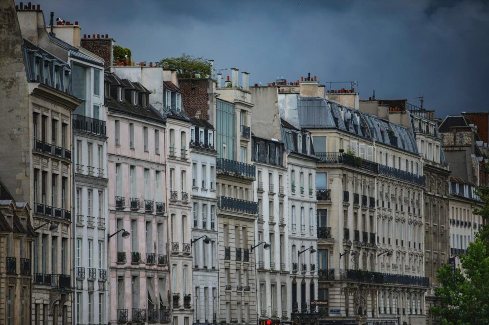 What are the best 5 star hotels in Paris for a New Year's Eve celebration?