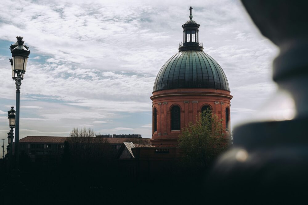 What are the best 5-star hotels in Toulouse for a romantic dinner?
