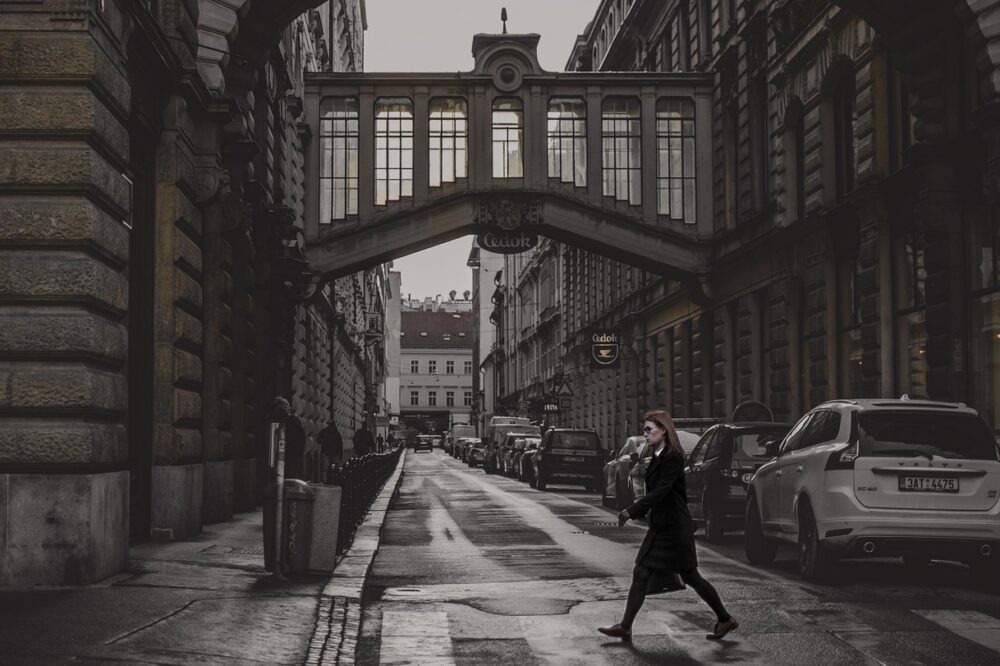 What are the best areas to live in Paris for students?