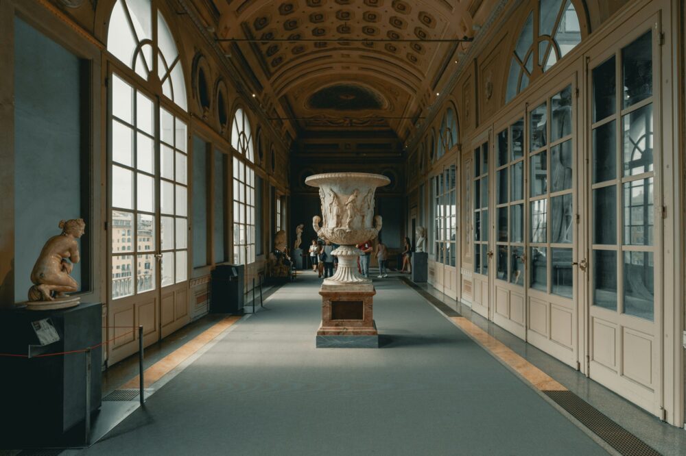 What are the best art galleries in Florence for rainy days?