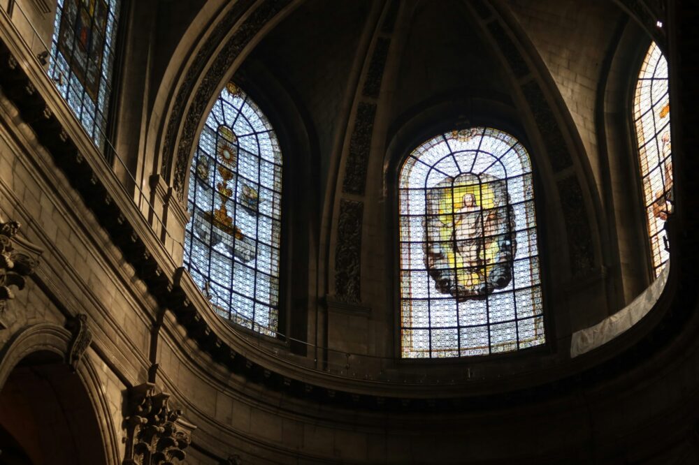 What are the best autumn antiques shops in Paris?