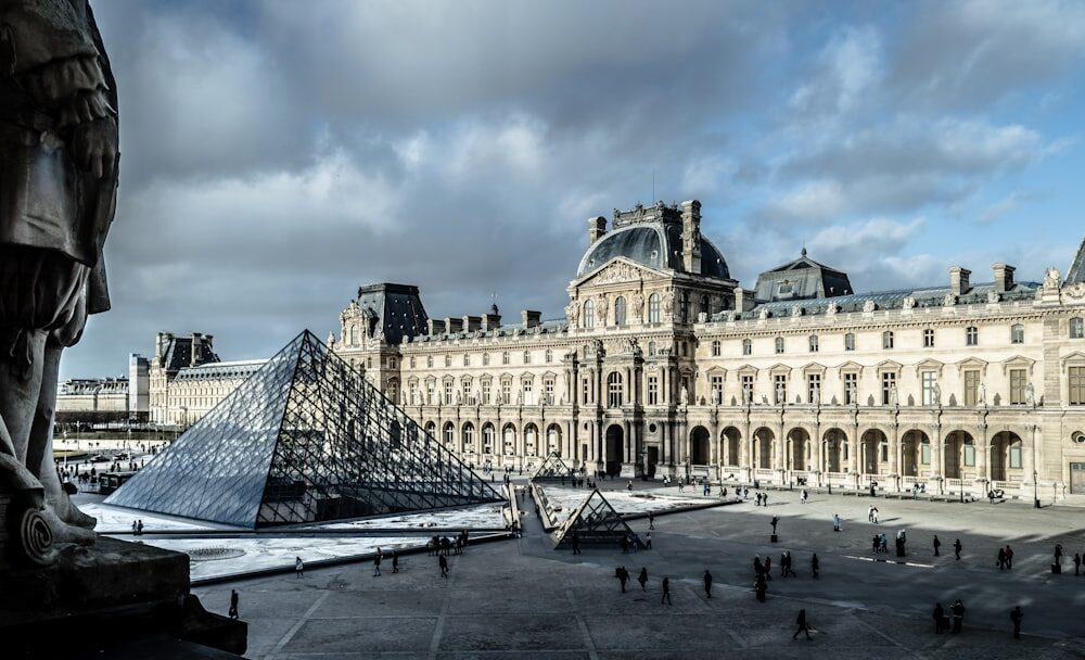 What are the best autumn fountains in Paris?