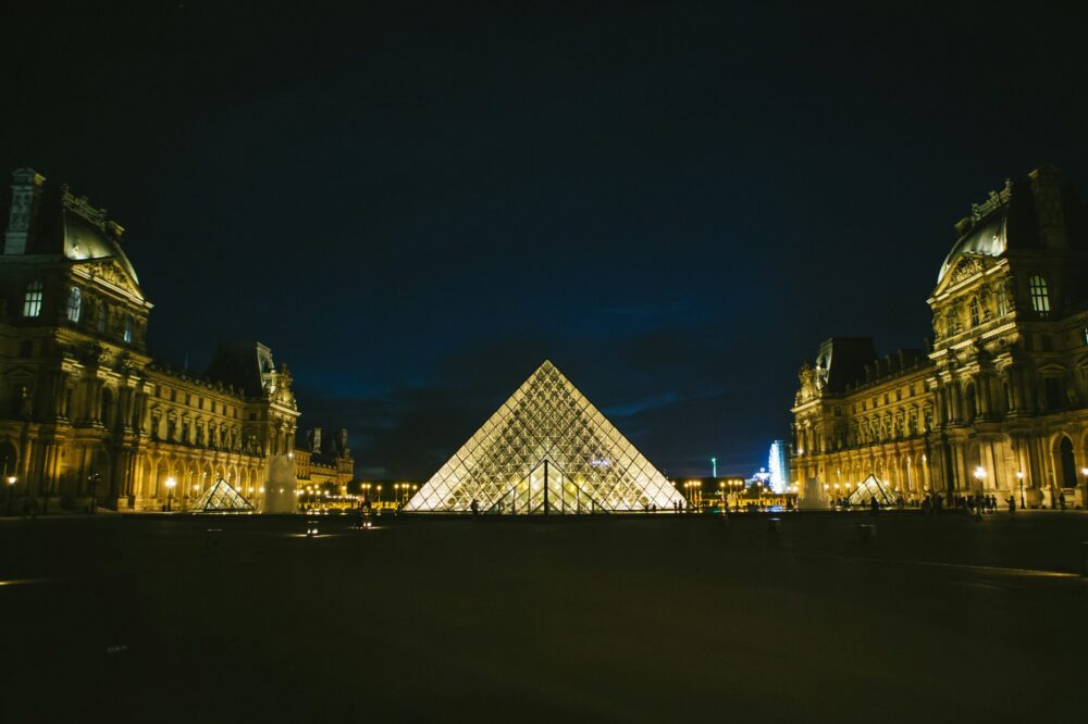 What are the best autumn night tours in Paris?