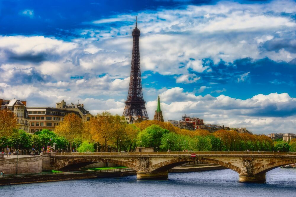 What are the best autumn viewpoints in Paris?